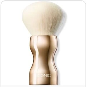 Iconic London Tan & Buff Brush
